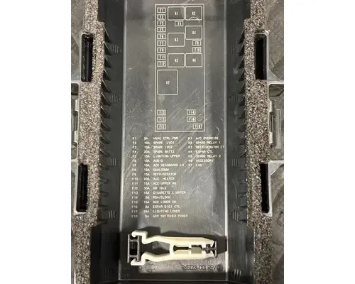 KENWORTH T680 Fuse Box