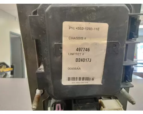 KENWORTH T680 Fuse Box