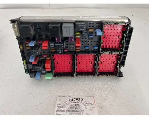 KENWORTH T680 Fuse Box