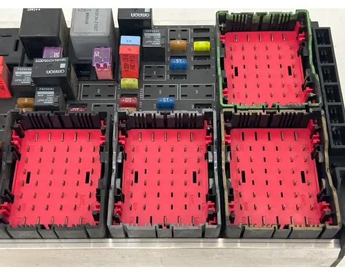 KENWORTH T680 Fuse Box