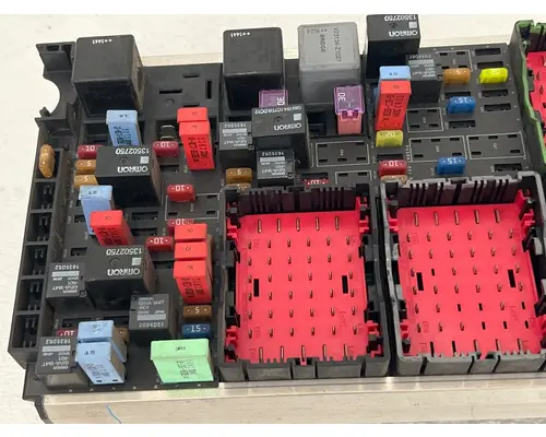 KENWORTH T680 Fuse Box