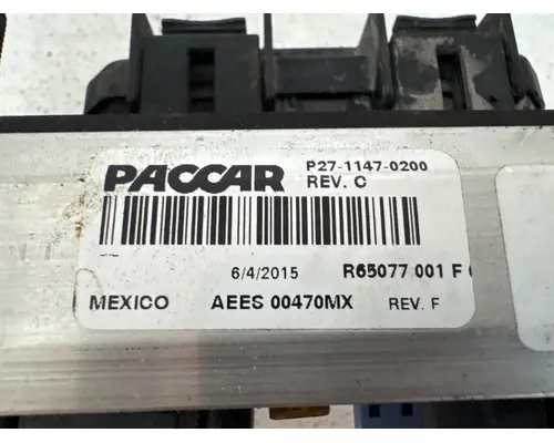 KENWORTH T680 Fuse Box
