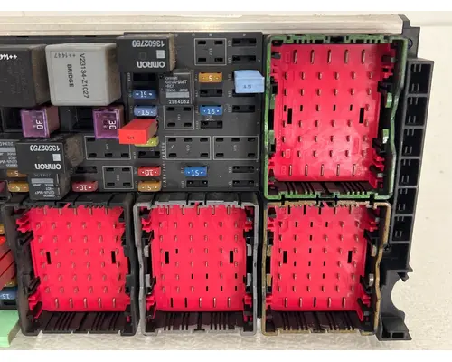 KENWORTH T680 Fuse Box