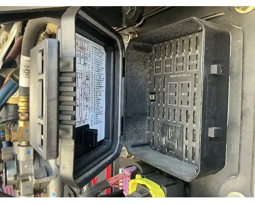 KENWORTH T680 Fuse Box