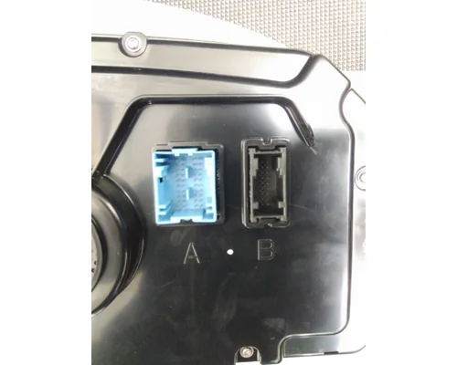 KENWORTH T680 GAUGE CLUSTER