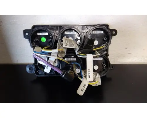 KENWORTH T680 GAUGE CLUSTER