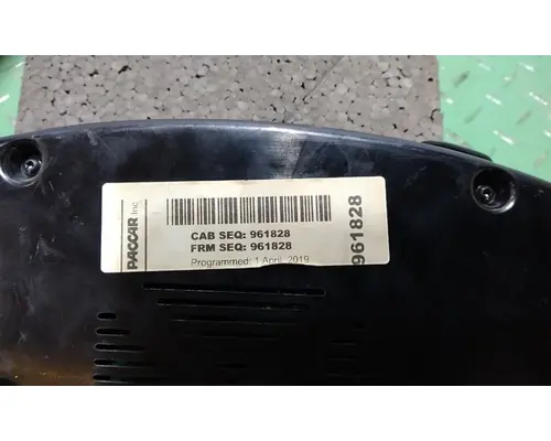 KENWORTH T680 GAUGE CLUSTER