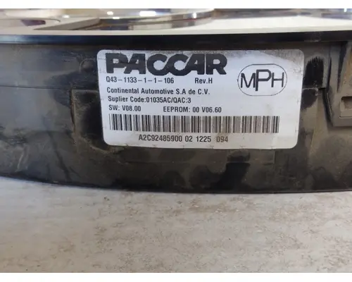 KENWORTH T680 GAUGE CLUSTER