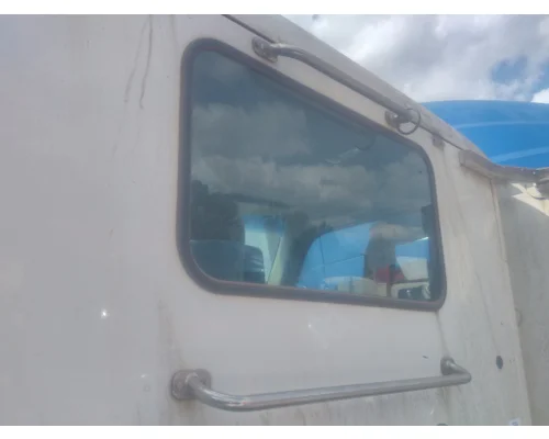 KENWORTH T680 GLASS, BACK