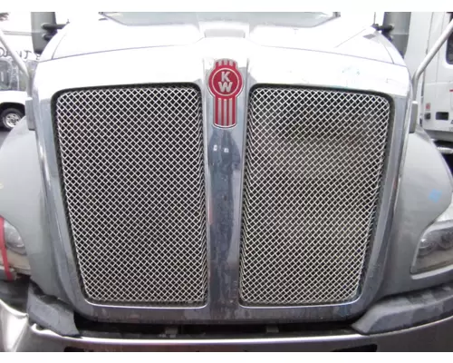 KENWORTH T680 GRILLE