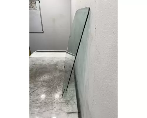 KENWORTH T680 Glass