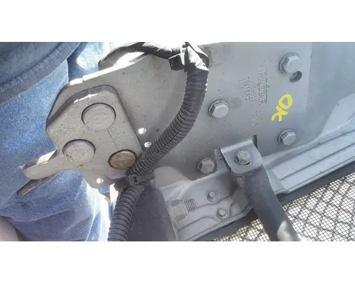 KENWORTH T680 HOOD BRACKET