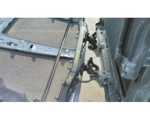 KENWORTH T680 HOOD BRACKET