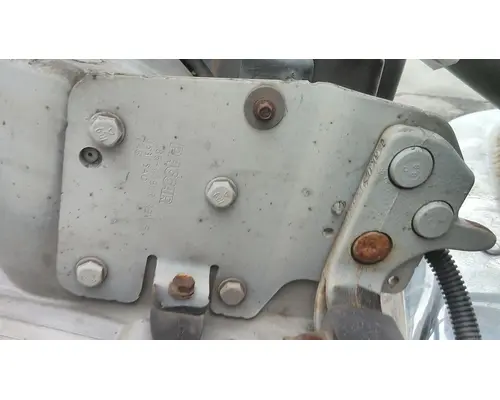 KENWORTH T680 HOOD BRACKET