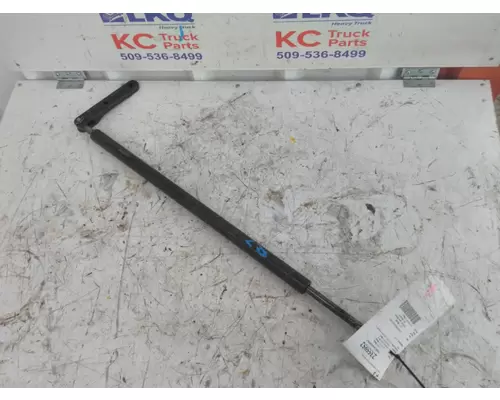 KENWORTH T680 HOOD SHOCKSTRUT