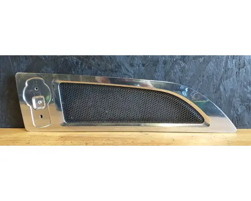 KENWORTH T680 Hood Trim & Misc. Parts