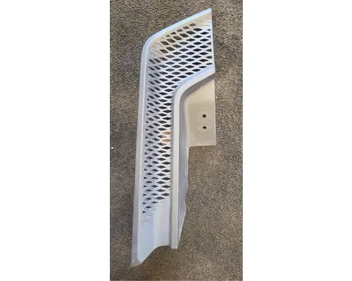 KENWORTH T680 Hood Trim & Misc. Parts