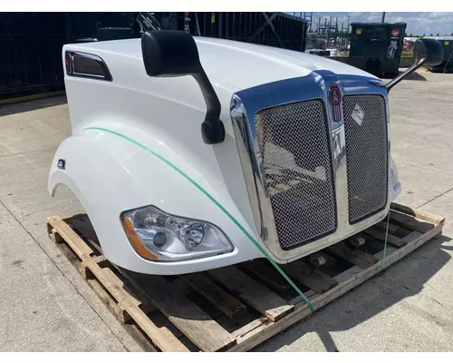 KENWORTH T680 Hood