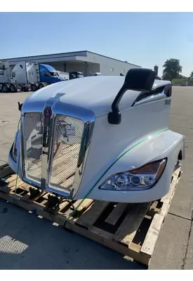 KENWORTH T680 Hood