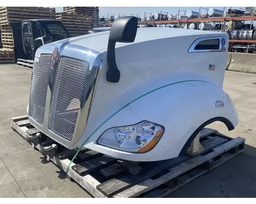 KENWORTH T680 Hood