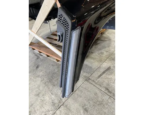 KENWORTH T680 Hood
