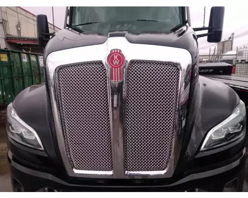 KENWORTH T680 Hood