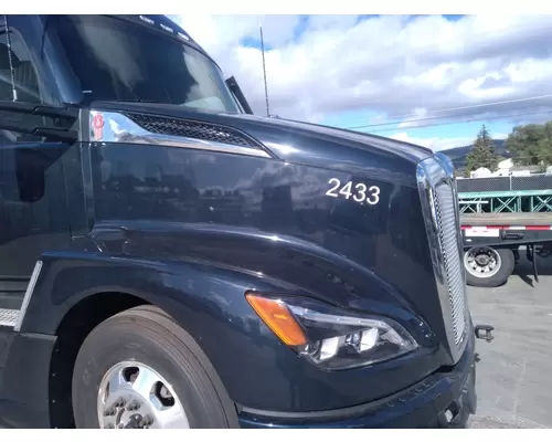 KENWORTH T680 Hood