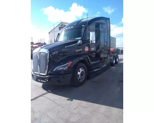 KENWORTH T680 Hood