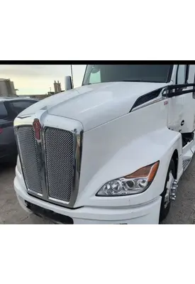 KENWORTH T680 Hood