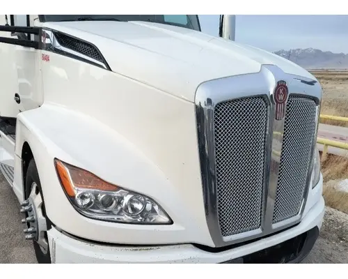 KENWORTH T680 Hood
