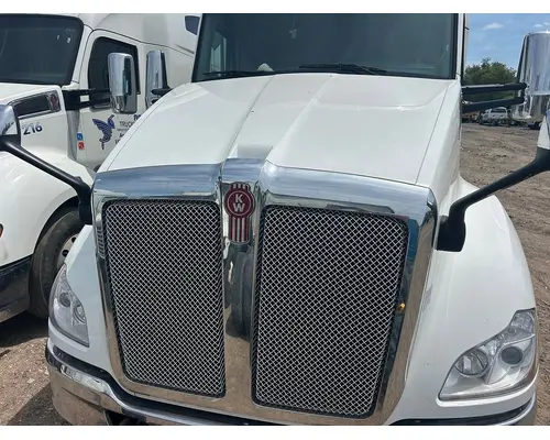 KENWORTH T680 Hood