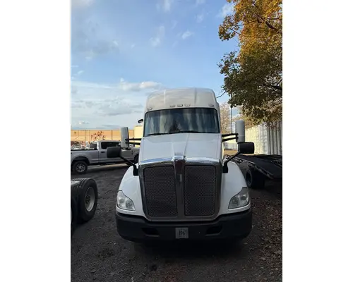 KENWORTH T680 Hood