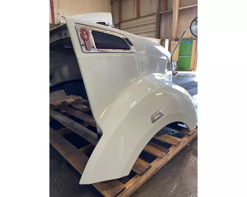 KENWORTH T680 Hood