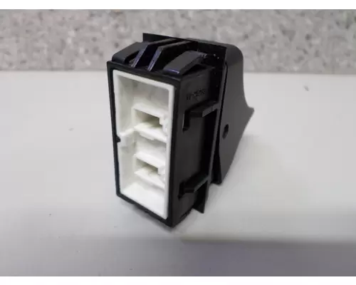 KENWORTH T680 INTERAXLE LOCK SWITCH