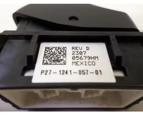 KENWORTH T680 INTERAXLE LOCK SWITCH
