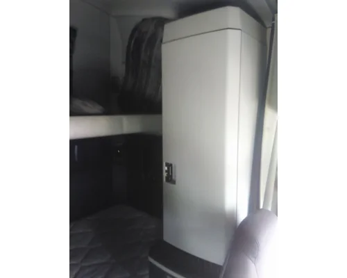 KENWORTH T680 INTERIOR CABINET