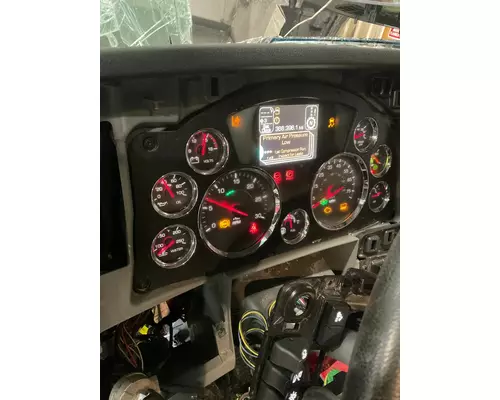 KENWORTH T680 Instrument Cluster