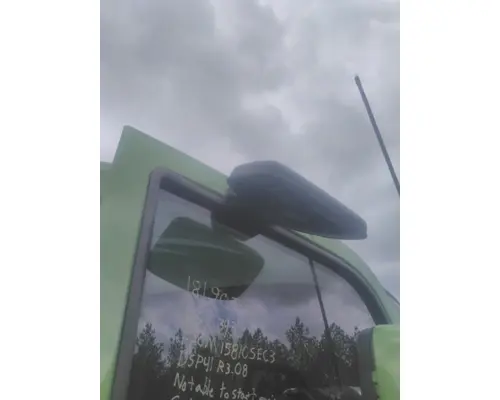 KENWORTH T680 MIRROR LOOK DOWN