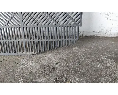 KENWORTH T680 MUD FLAP HANGER