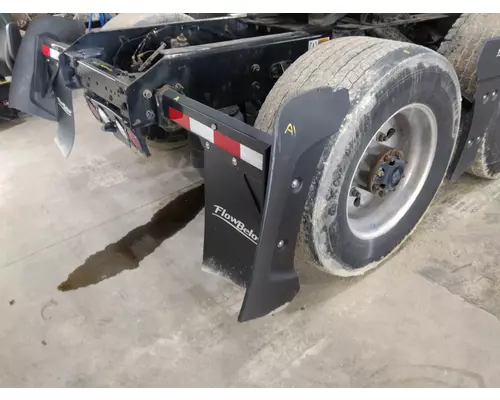 KENWORTH T680 MUD FLAP HANGER