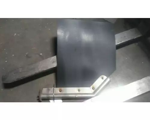 KENWORTH T680 MUD FLAP HANGER