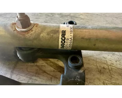 KENWORTH T680 POGO stick, Airelectrical line mount