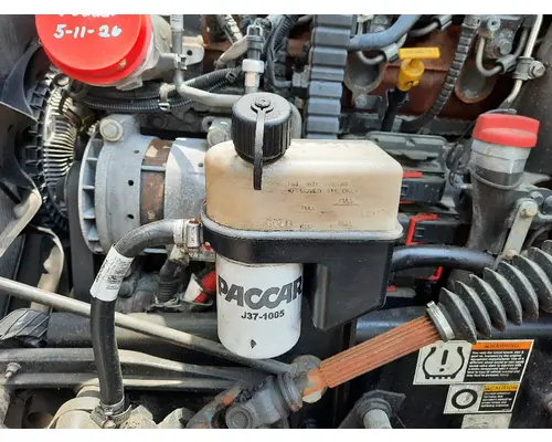 KENWORTH T680 POWER STEERING RESERVOIR