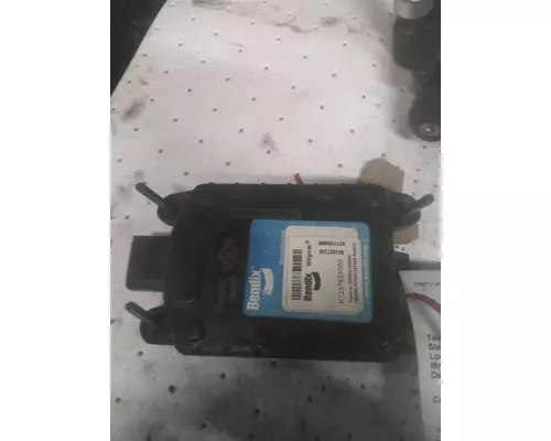 KENWORTH T680 RADAR ANTI-COLLISION MODULE
