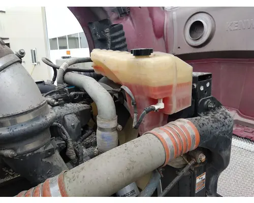KENWORTH T680 RADIATOR OVERFLOW TANK