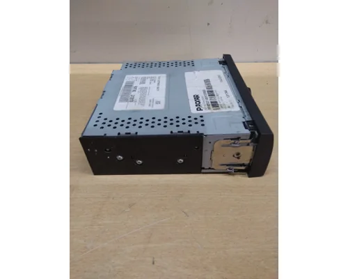 KENWORTH T680 RADIO AMFMBLUETOOTH