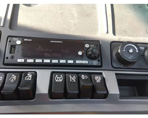 KENWORTH T680 RADIO AMFMBLUETOOTH