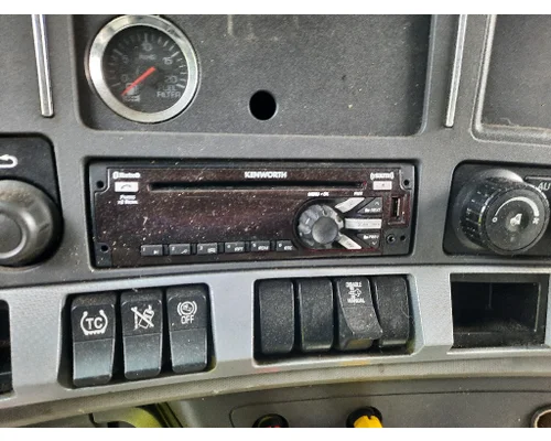KENWORTH T680 RADIO AMFMBLUETOOTH