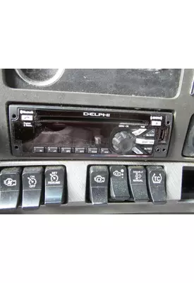 KENWORTH T680 RADIO AM/FM/CD