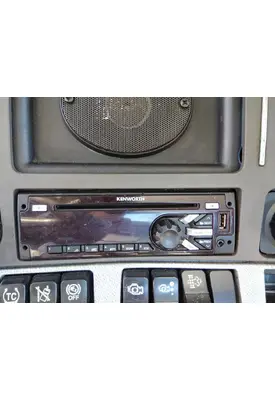 KENWORTH T680 RADIO AM/FM/CD